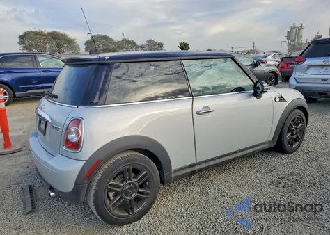 2013 Mini Cooper z USA, uszkodzony, nr VIN WMWSU3C53DT370088